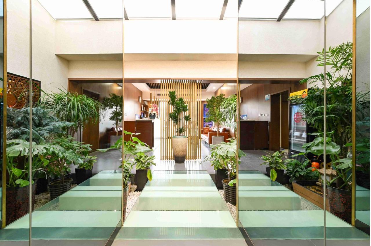 Xingshe Alley Courtyard Hotel Beijing Wangfujing Forbidden City Branch - Breakfast Included & English Speaking Reception & Free Wifi And Laundry Room & Hutong Culture & Cat-Keeping & Flower-Growing Terrace & One Day Tour Service & Free Coffee Экстерьер фото