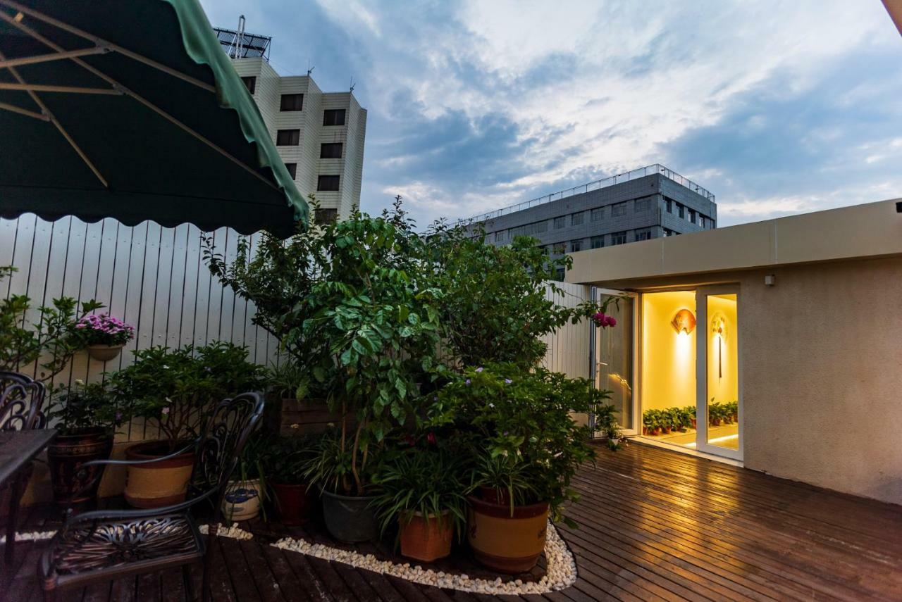 Xingshe Alley Courtyard Hotel Beijing Wangfujing Forbidden City Branch - Breakfast Included & English Speaking Reception & Free Wifi And Laundry Room & Hutong Culture & Cat-Keeping & Flower-Growing Terrace & One Day Tour Service & Free Coffee Экстерьер фото